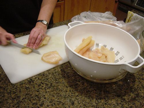 Cutting fillets into chunks